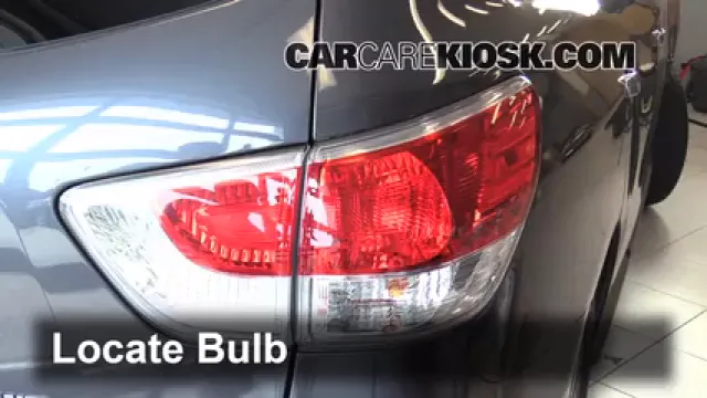 2013 Nissan Pathfinder SV 3.5L V6 Luces Luz de freno (reemplazar foco)